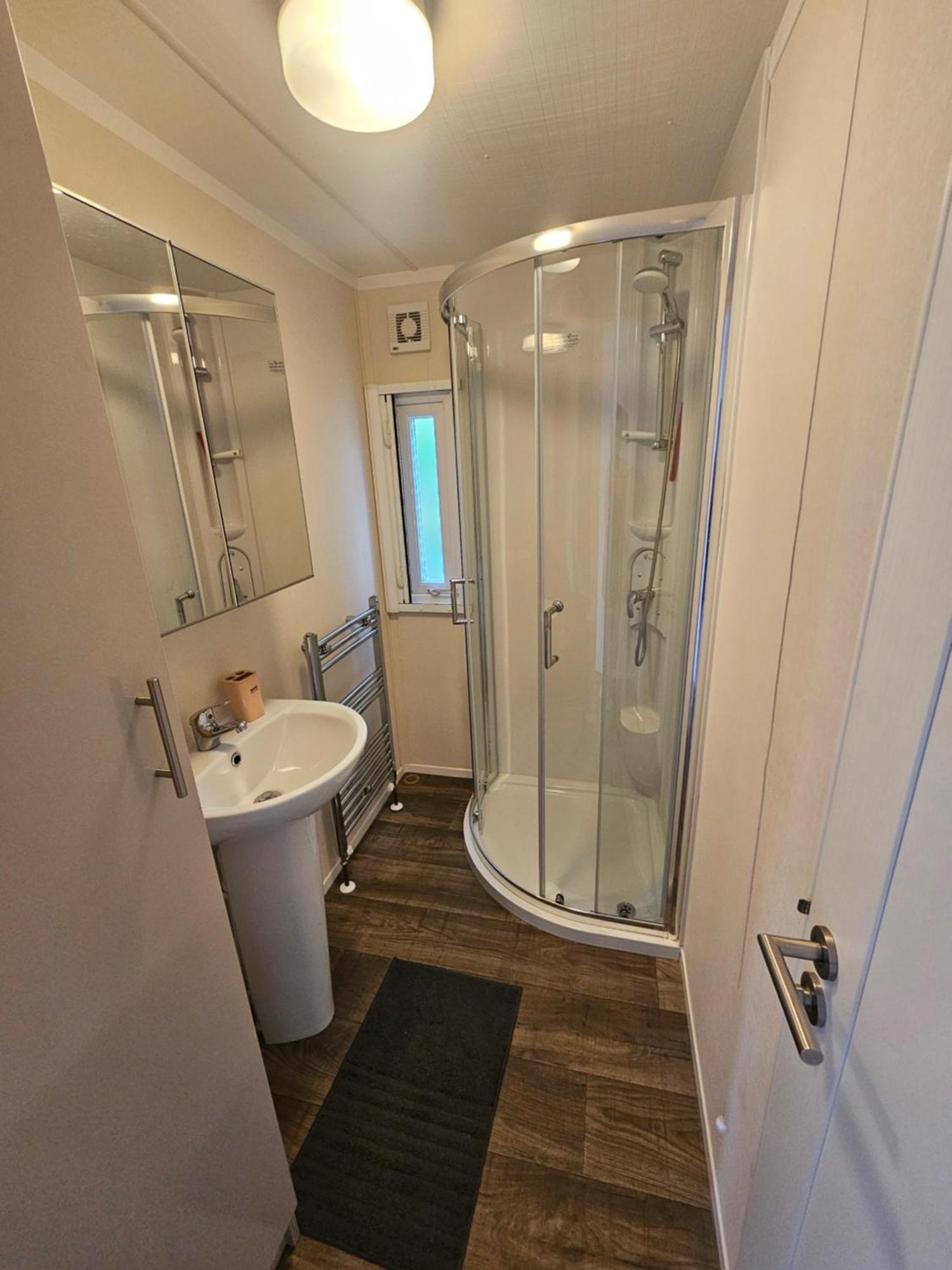 Luxe 4 Persoons Chalet Op 5 Sterren Camping 拉尔特 外观 照片